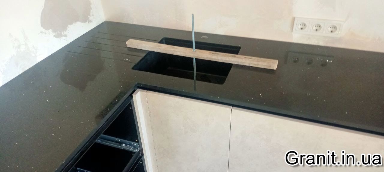 Столешница из кварца Руан Avant Quartz 1240