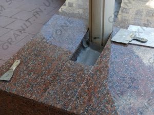 Облицовка анастасиевским гранитом