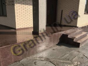 Ступени из токовского гранита