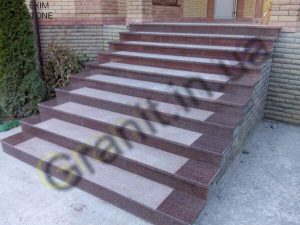 Ступени из токовского гранита
