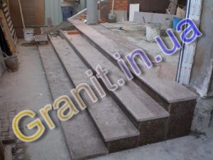 Ступени из Токовского гранита