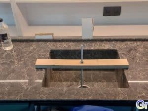 Столешница на кухне Caesarstone 6003 Granit.in.ua