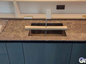 Столешница на кухне Caesarstone 6003 Granit.in.ua