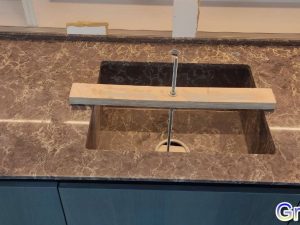 Столешница на кухне Caesarstone 6003 Granit.in.ua