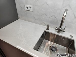 Столешница из кварца Granit.in.ua